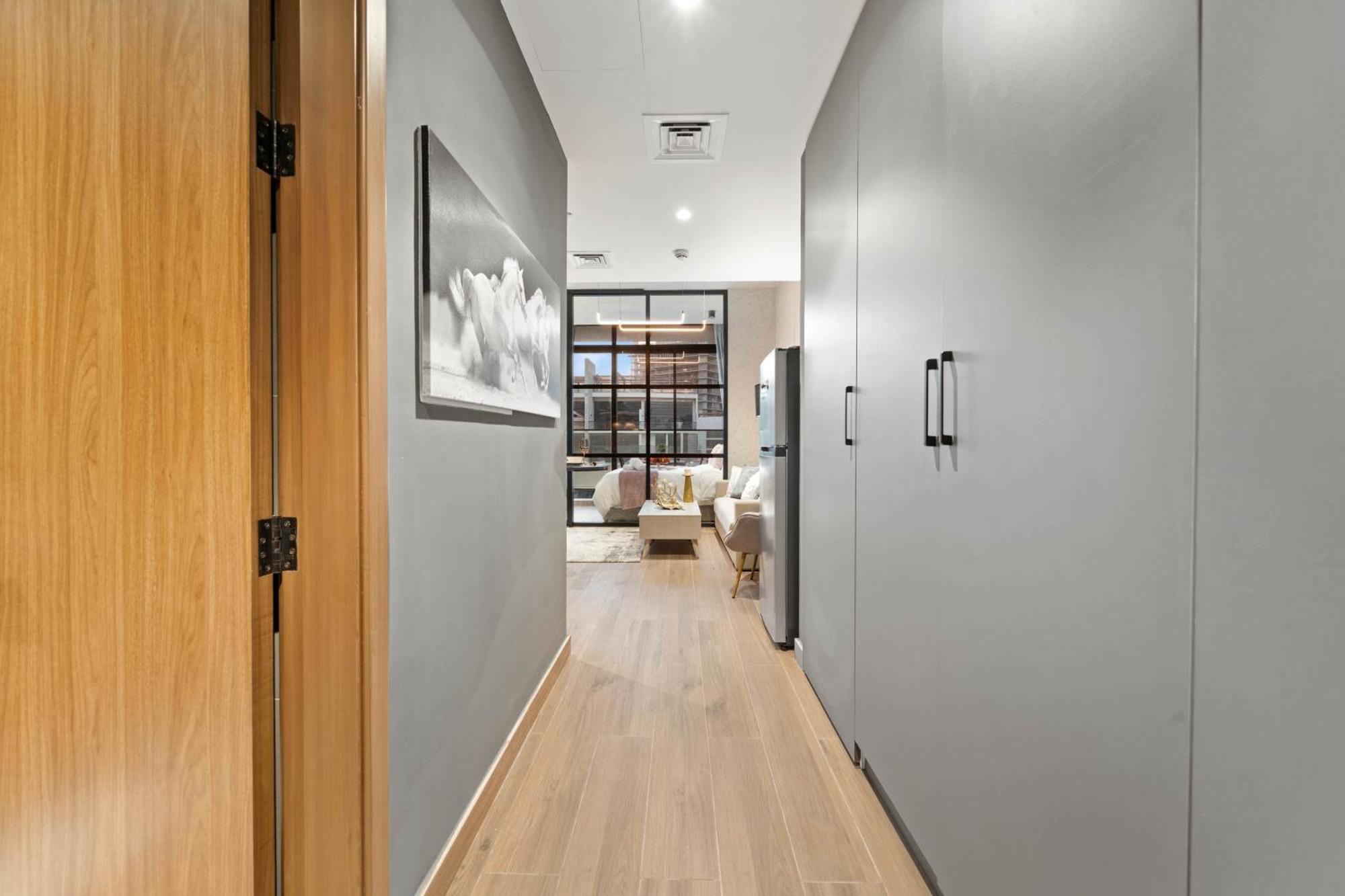 Luxury London Style Studio-loci Residences * Dubai