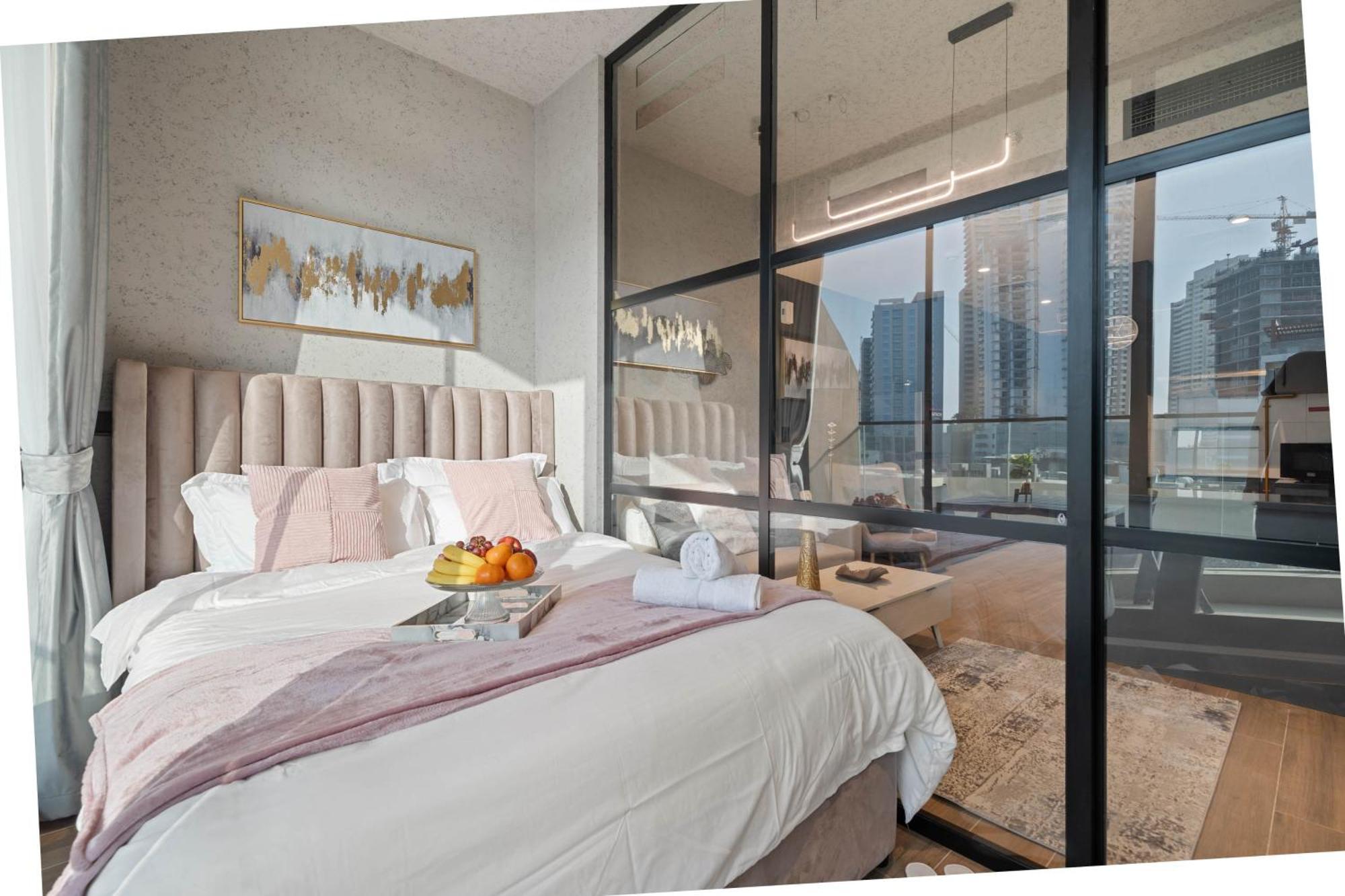 Luxury London Style Studio-loci Residences *