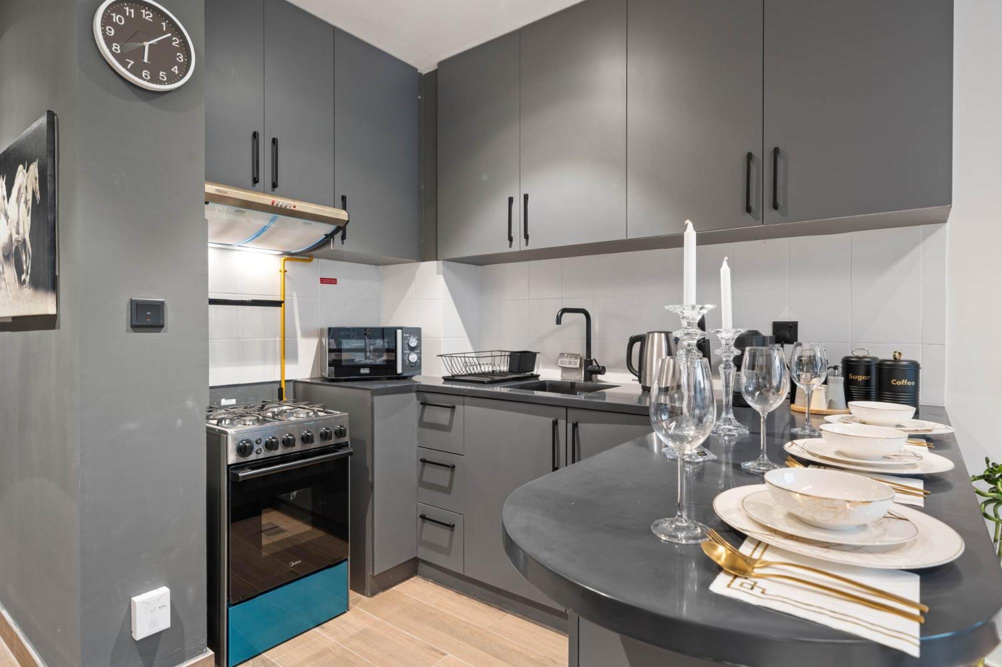 Luxury London Style Studio-loci Residences *