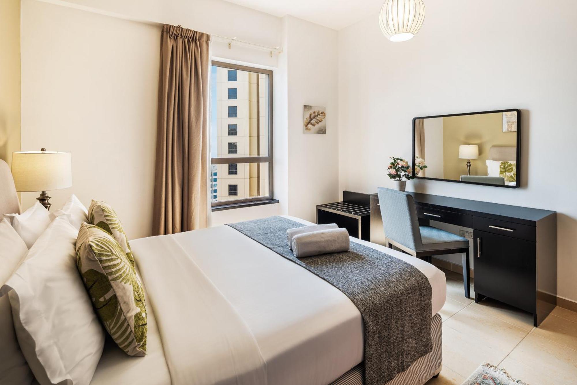 Brand New Spacious, Deluxe, 5br Maidroom On Jbr Walk Next To ,tram & Mall By La Buena Vida Homes Apartamento Dubai