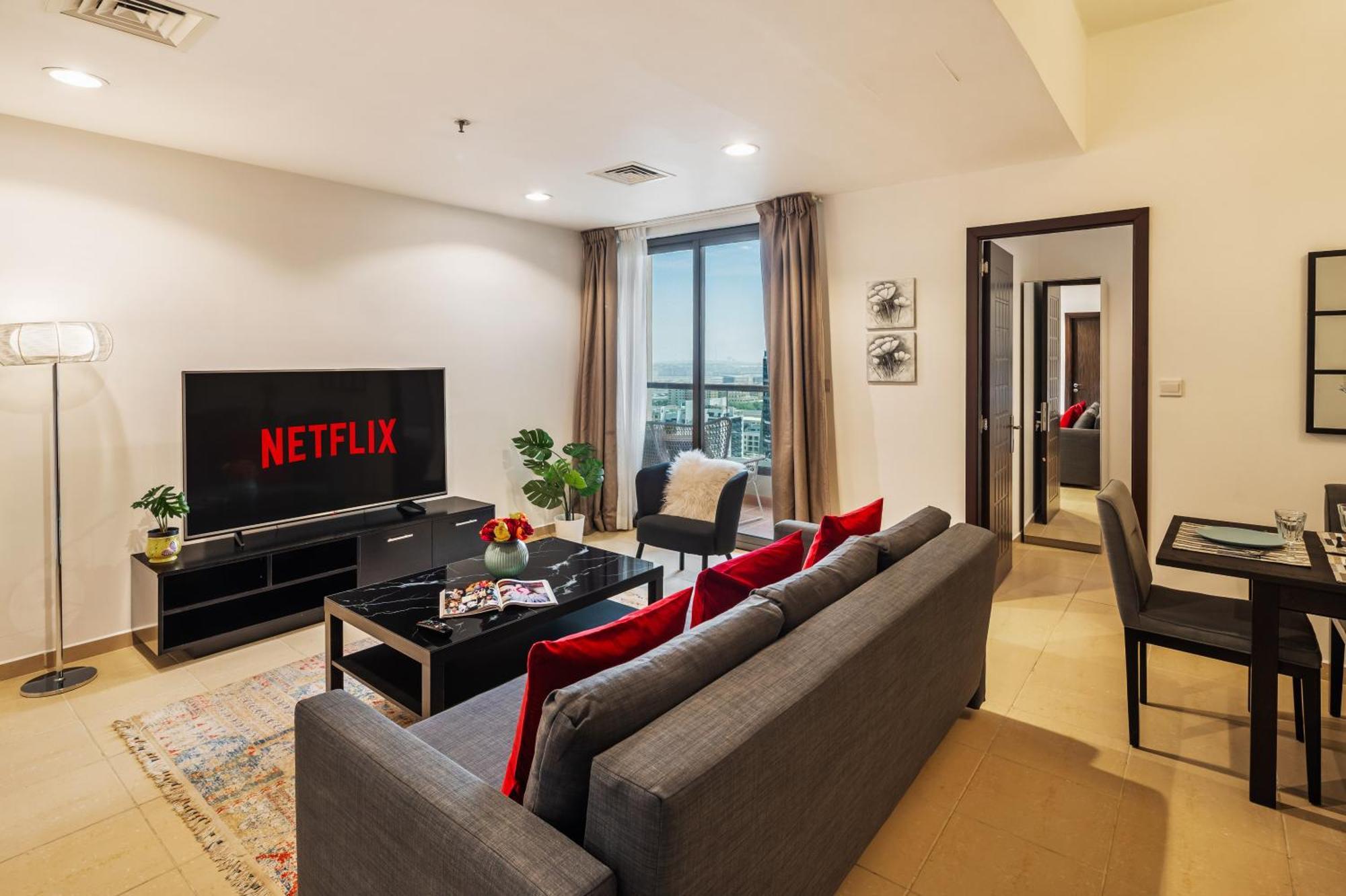 Brand New Spacious, Deluxe, 5br Maidroom On Jbr Walk Next To ,tram & Mall By La Buena Vida Homes Apartamento Dubai