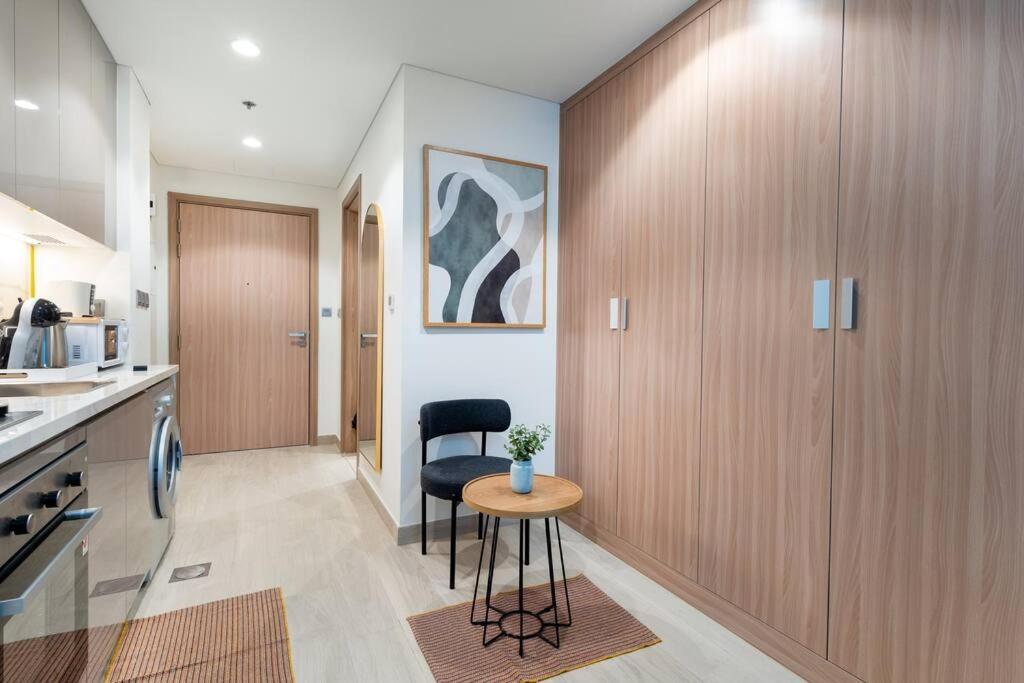 Cozy In Azizi Riviera - Apartment Dubai