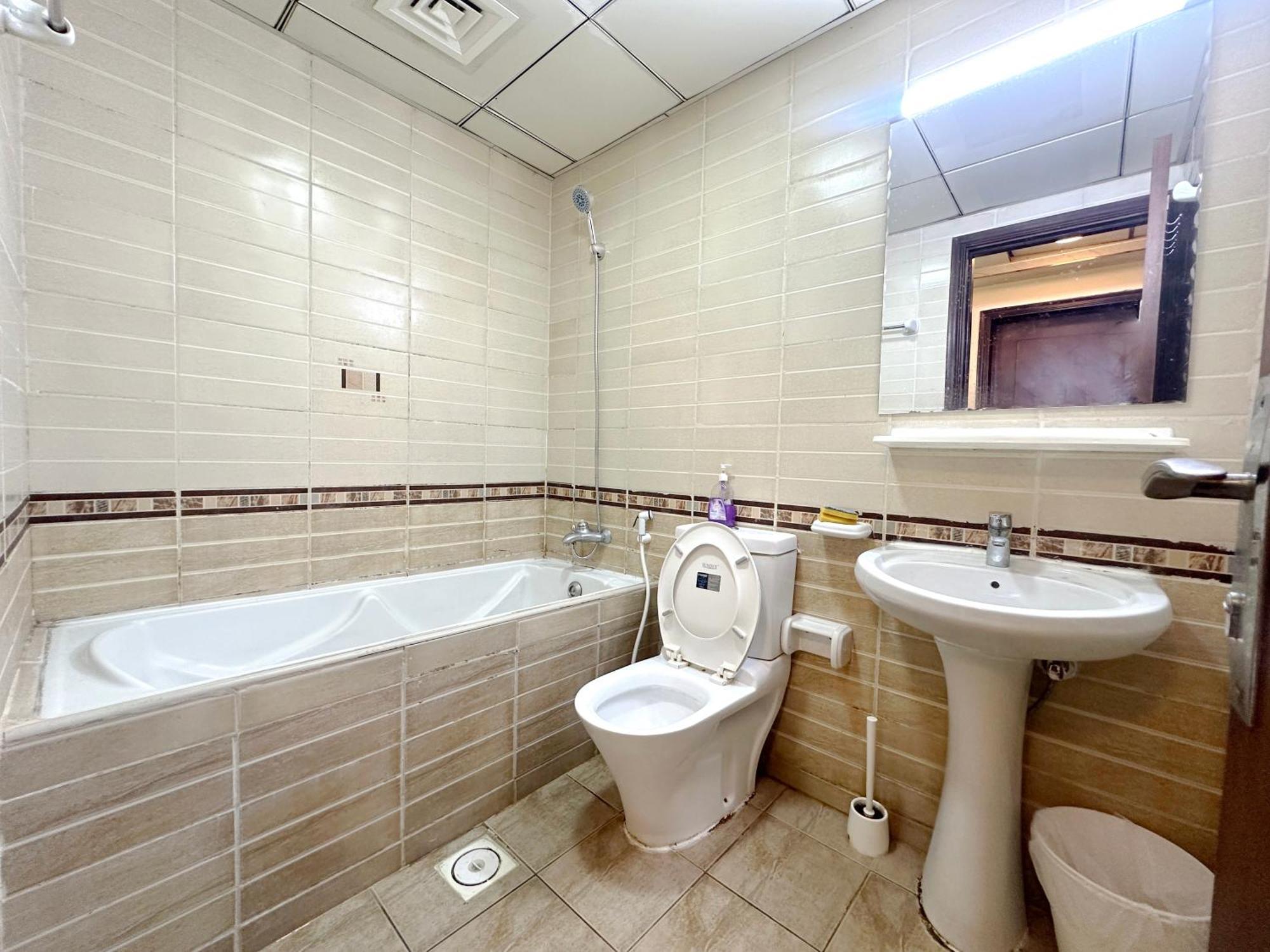 Horizon View Partition In Barsha Heights Near Metro Homestay