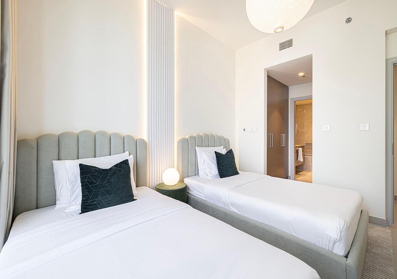 Kinfolk Homes - 5-star Family Stay, 8 Minutes Walk To Mall & Burj Khalifa Apartment