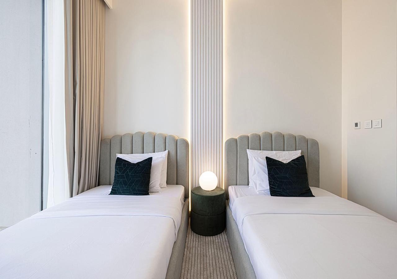 Apartment Kinfolk Homes - 5-star Family Stay, 8 Minutes Walk To Mall & Burj Khalifa