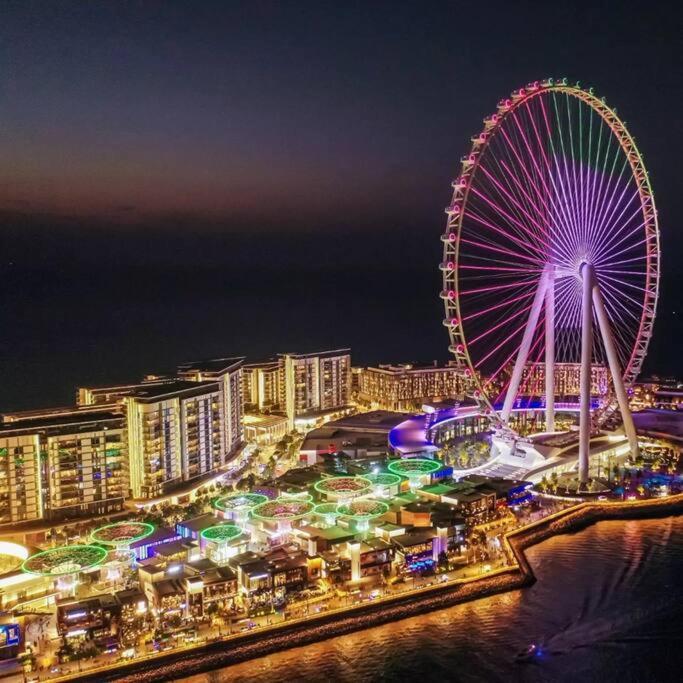 Kinfolk Homes - 5-star Family Stay, 8 Minutes Walk To Mall & Burj Khalifa