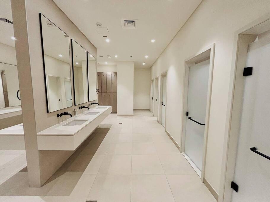 Kinfolk Homes - 5-star Family Stay, 8 Minutes Walk To Mall & Burj Khalifa Apartment Dubai