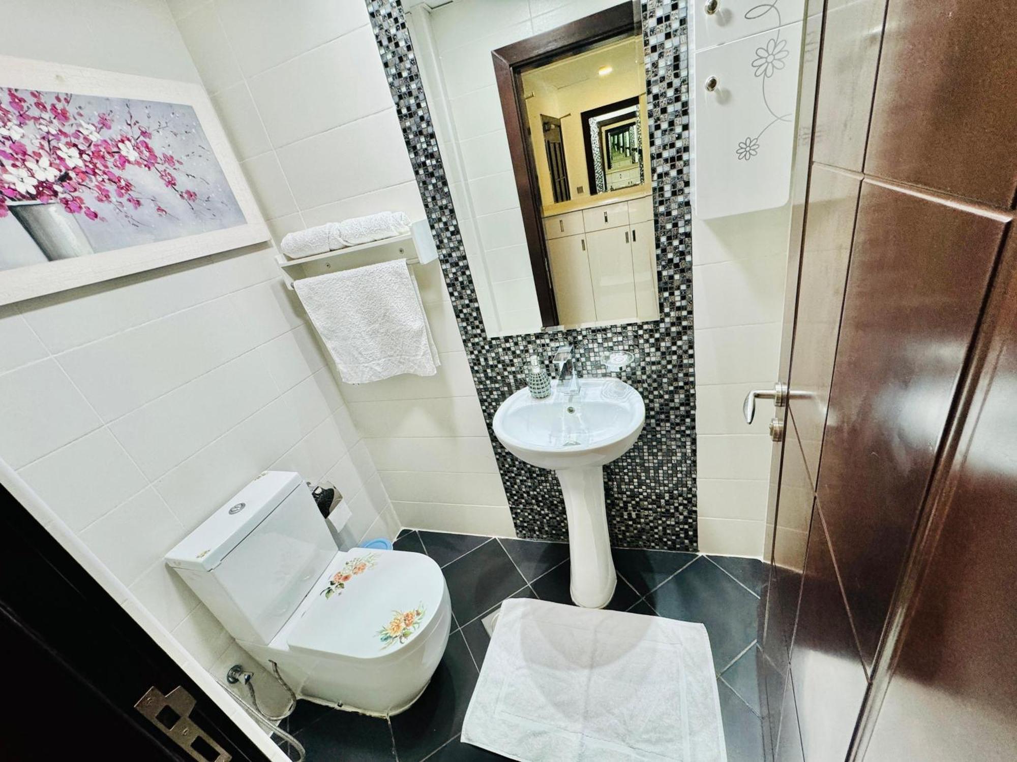 Glamz By Danube Apartment Dubai