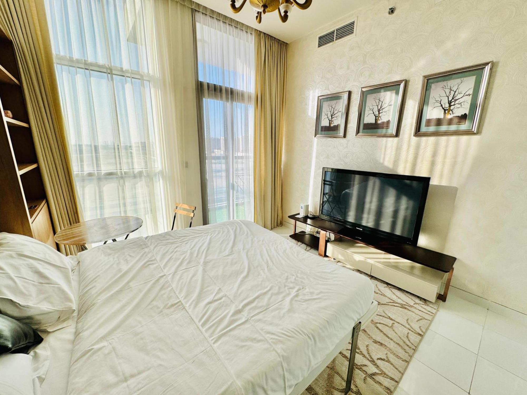 Glamz By Danube Apartment