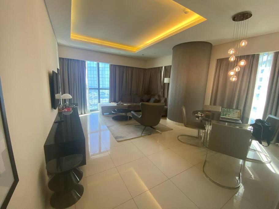 Stunning 2br With Spa, Pool, Gym, Playground Apartment