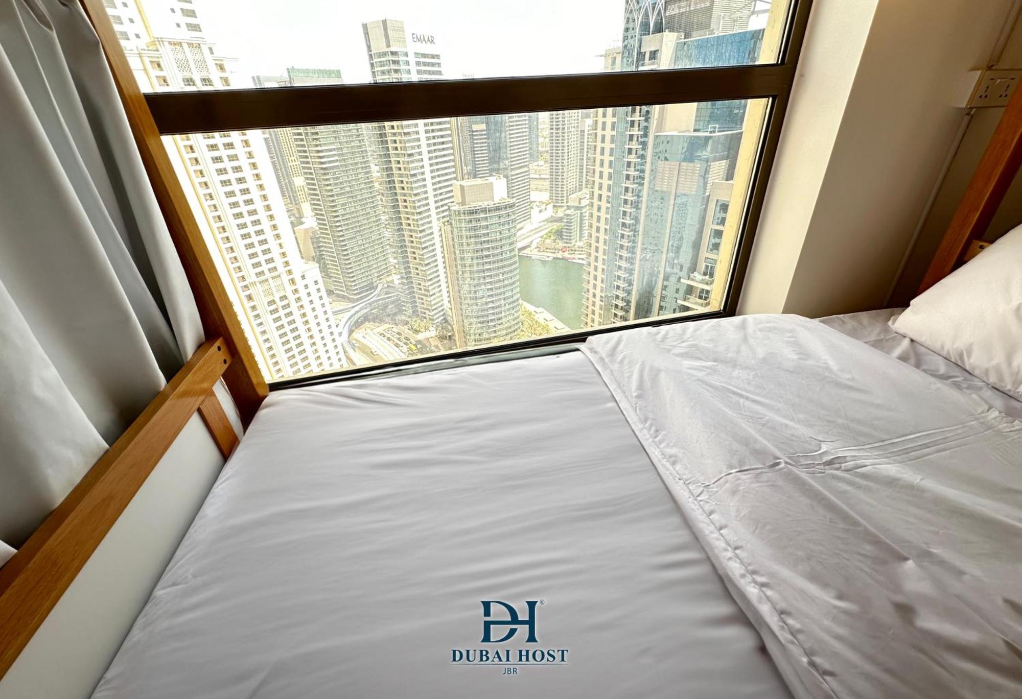 Host - Beach Jbr Albergue *