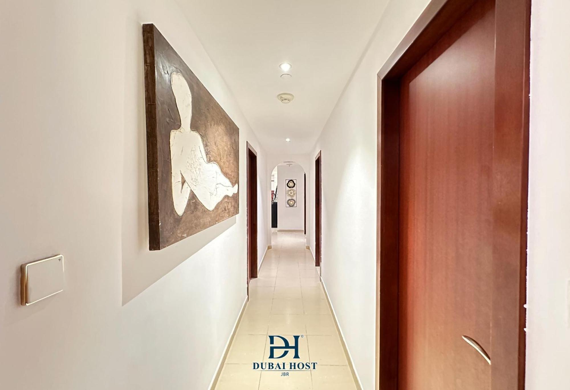 Host - Beach Jbr Albergue
