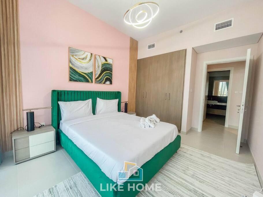 Like - 2804 Relax & Enjoy Your At The Grand Dubai