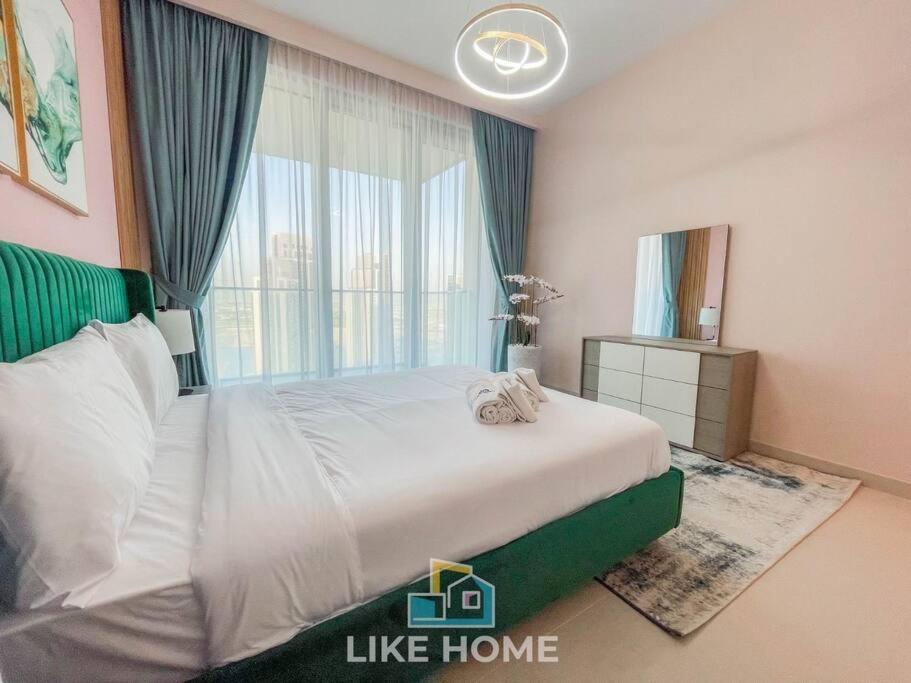 Like - 2804 Relax & Enjoy Your At The Grand * Dubai