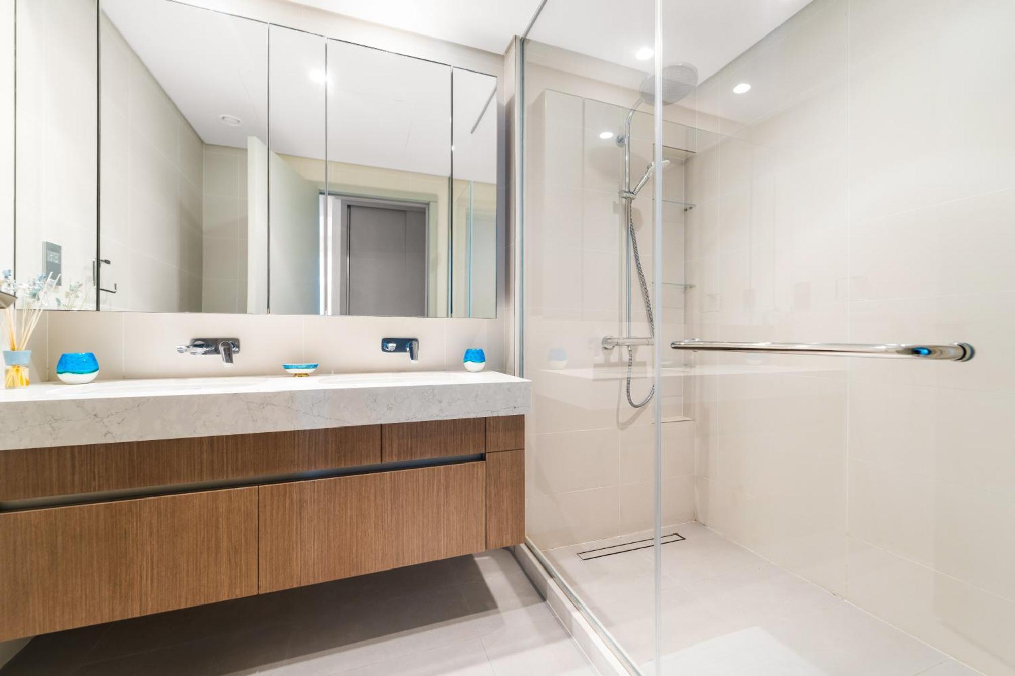 Luxury Emaar Beachfront Beach Isle 1