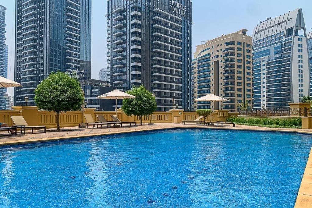 Beautiful 2br 2 Min Amwaj Jbr Apartment *