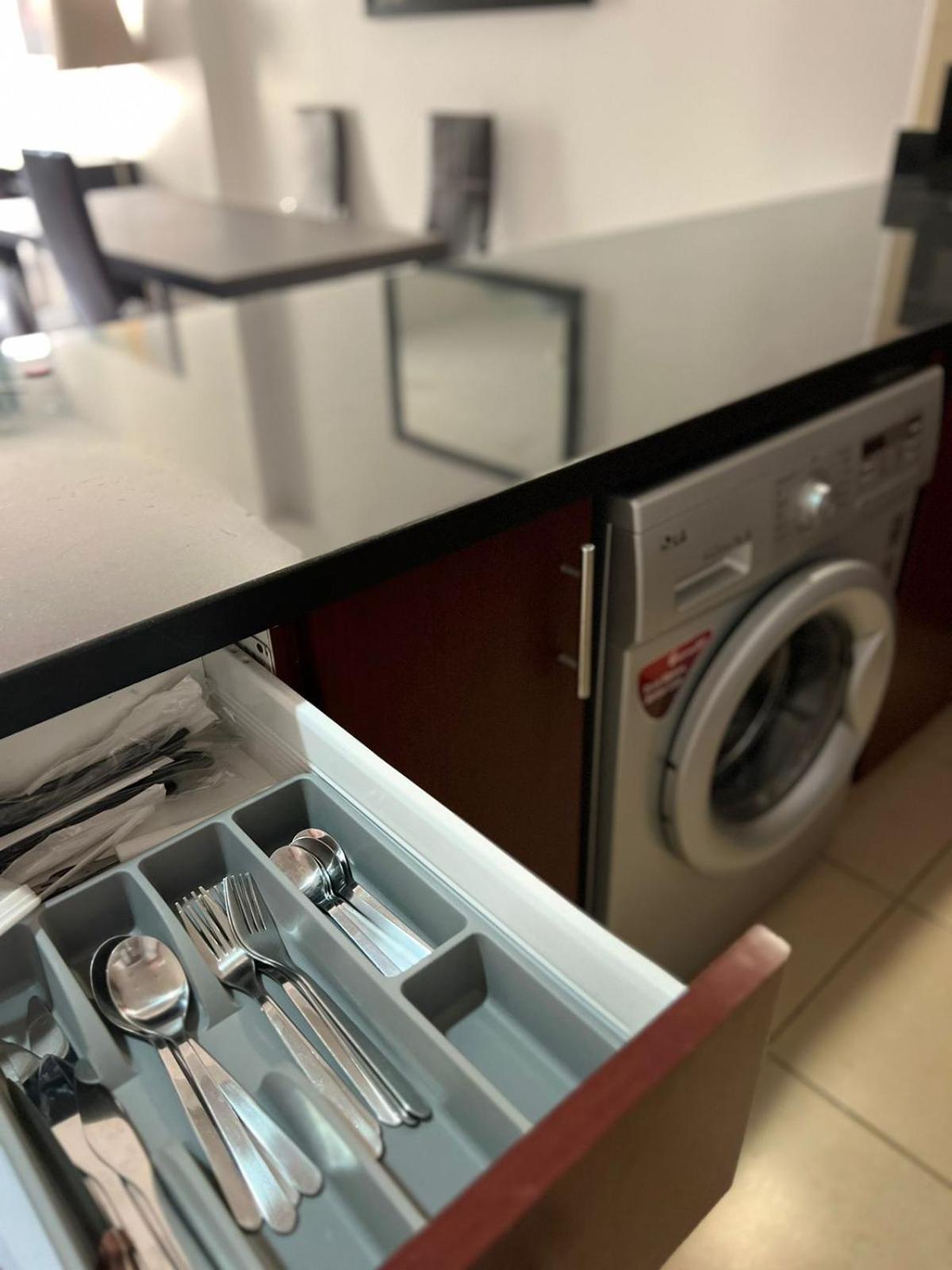 Apartamento Spacious 1br 5 Minutes From Dubai