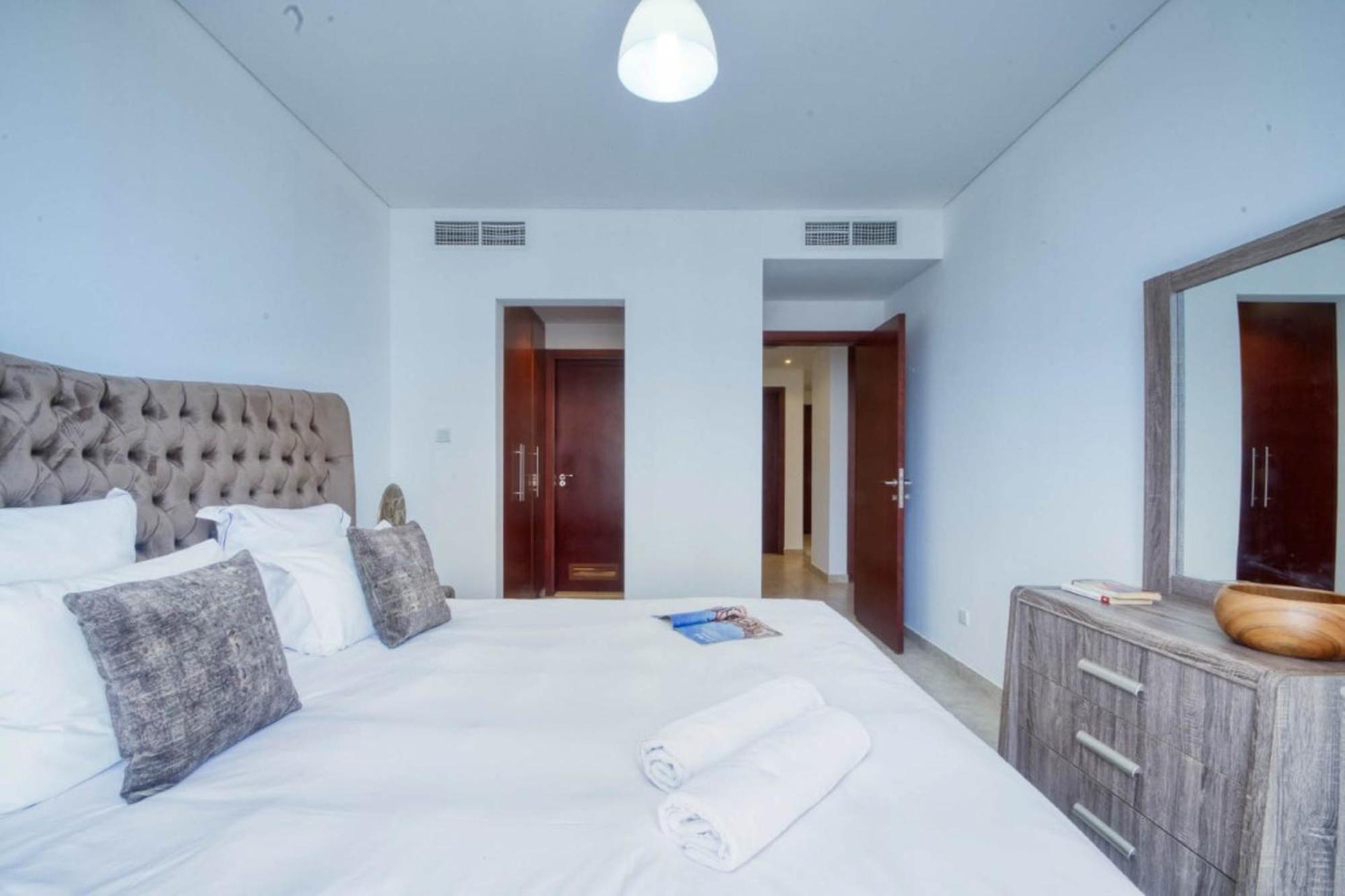 Dream Apartments- Emaar Towers - Rega Al Buteen Apartment *