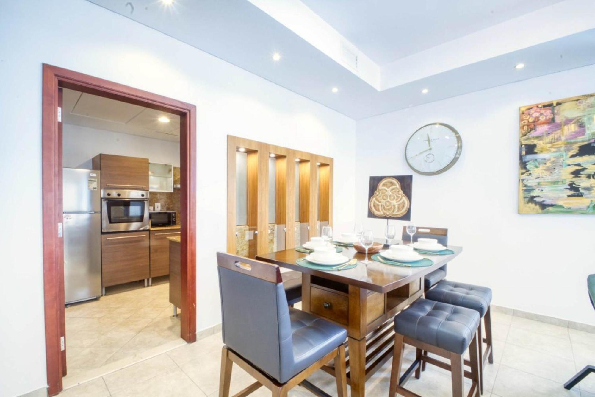 Dream Apartments- Emaar Towers - Rega Al Buteen Apartment