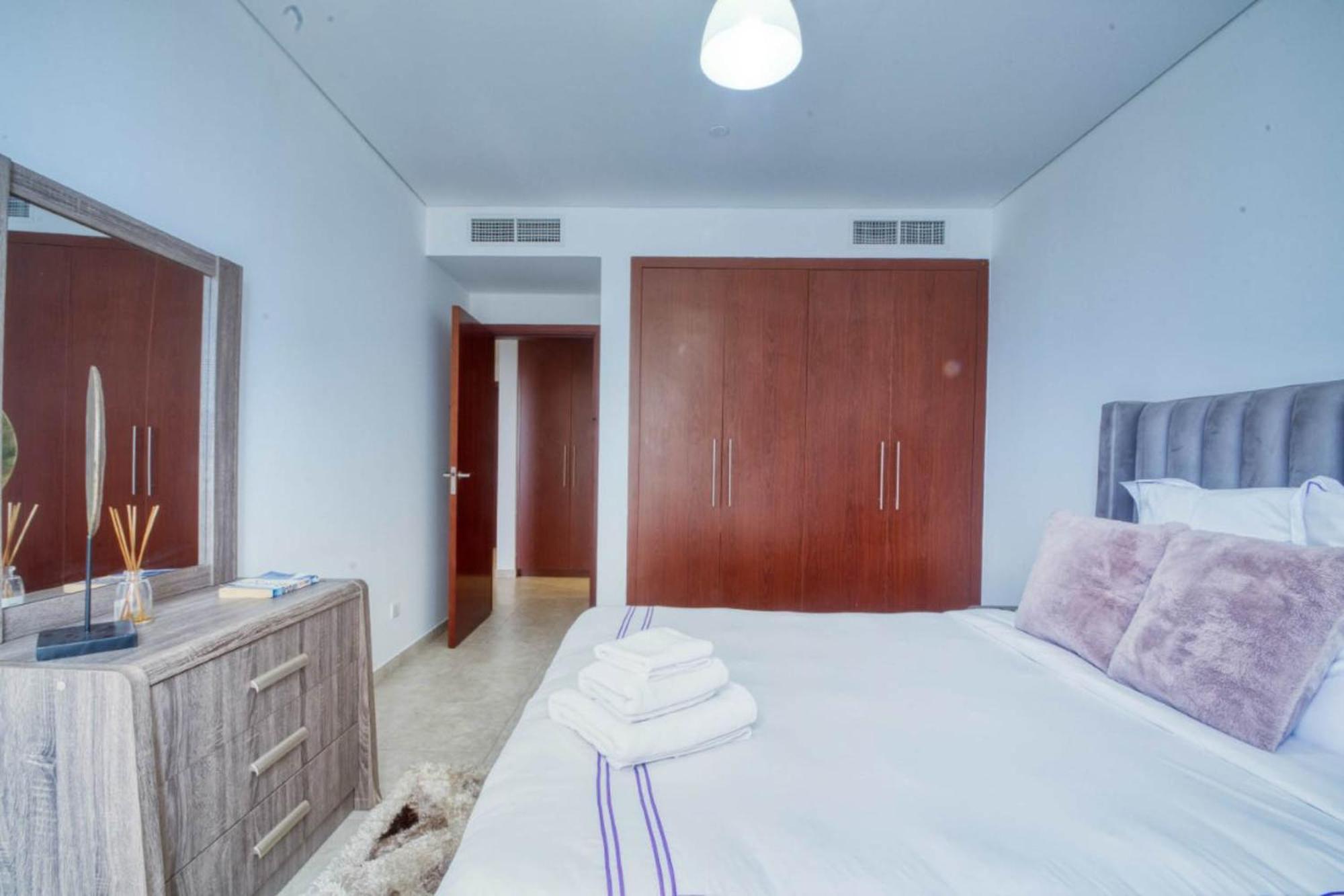 Dream Apartments- Emaar Towers - Rega Al Buteen Dubai