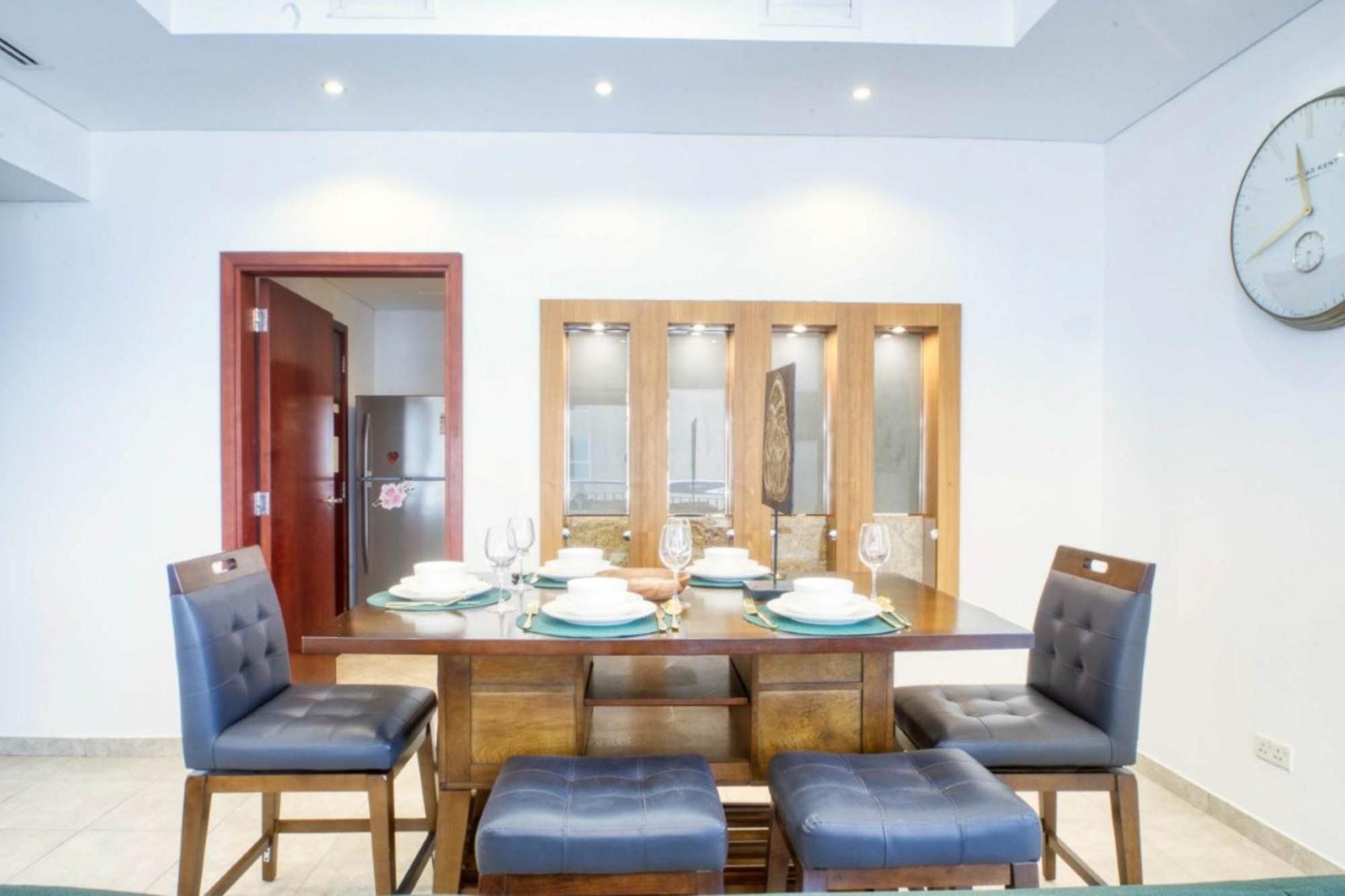 Dream Apartments- Emaar Towers - Rega Al Buteen Apartment