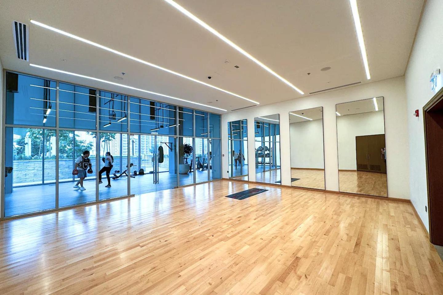 Apartment Kinfolk Homes - 5-star Family Stay, 8 Minutes Walk To Mall & Burj Khalifa