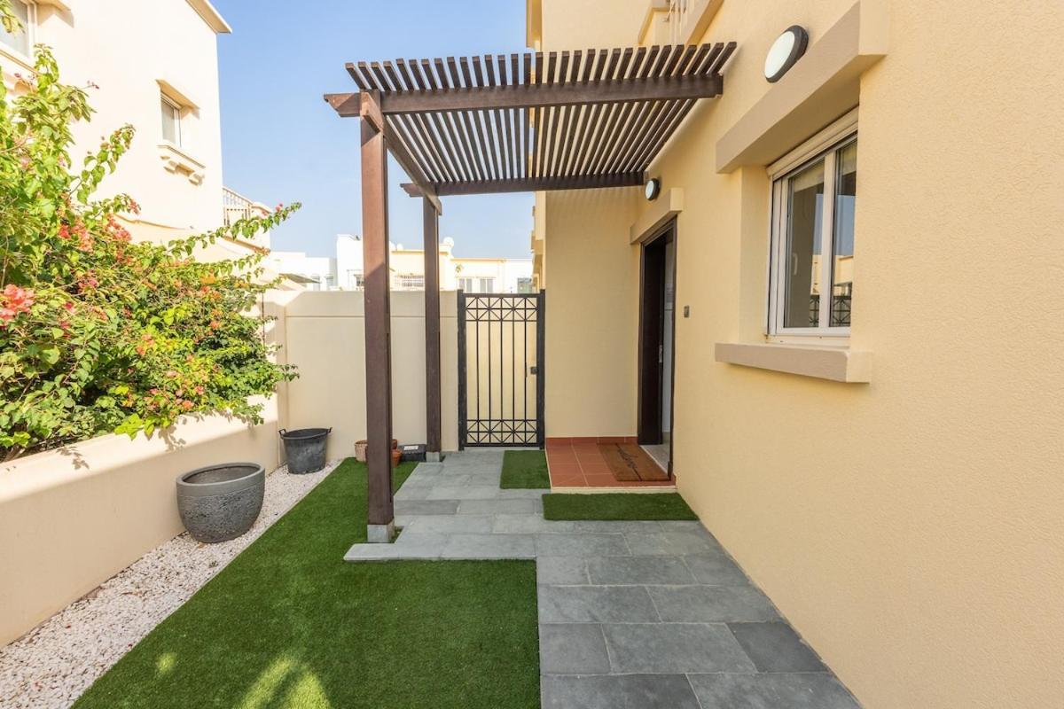 Villa Luxurious 3-bedroom With Private Pool At Springs 10 *