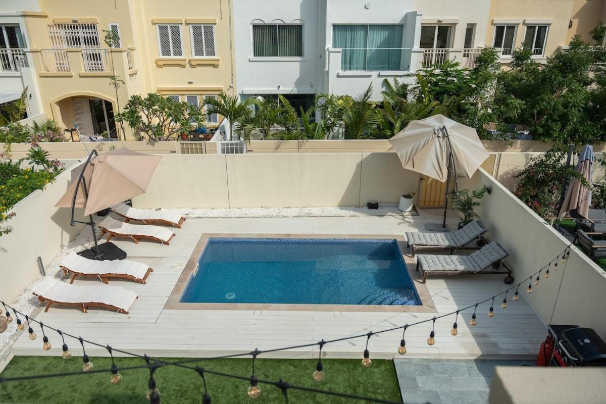 Luxurious 3-bedroom With Private Pool At Springs 10 *