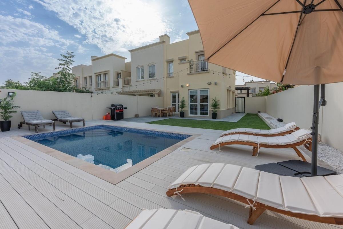 Luxurious 3-bedroom With Private Pool At Springs 10 Dubai
