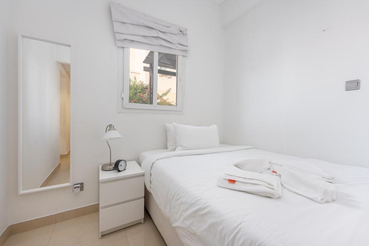 Luxurious 3-bedroom With Private Pool At Springs 10 * Dubai