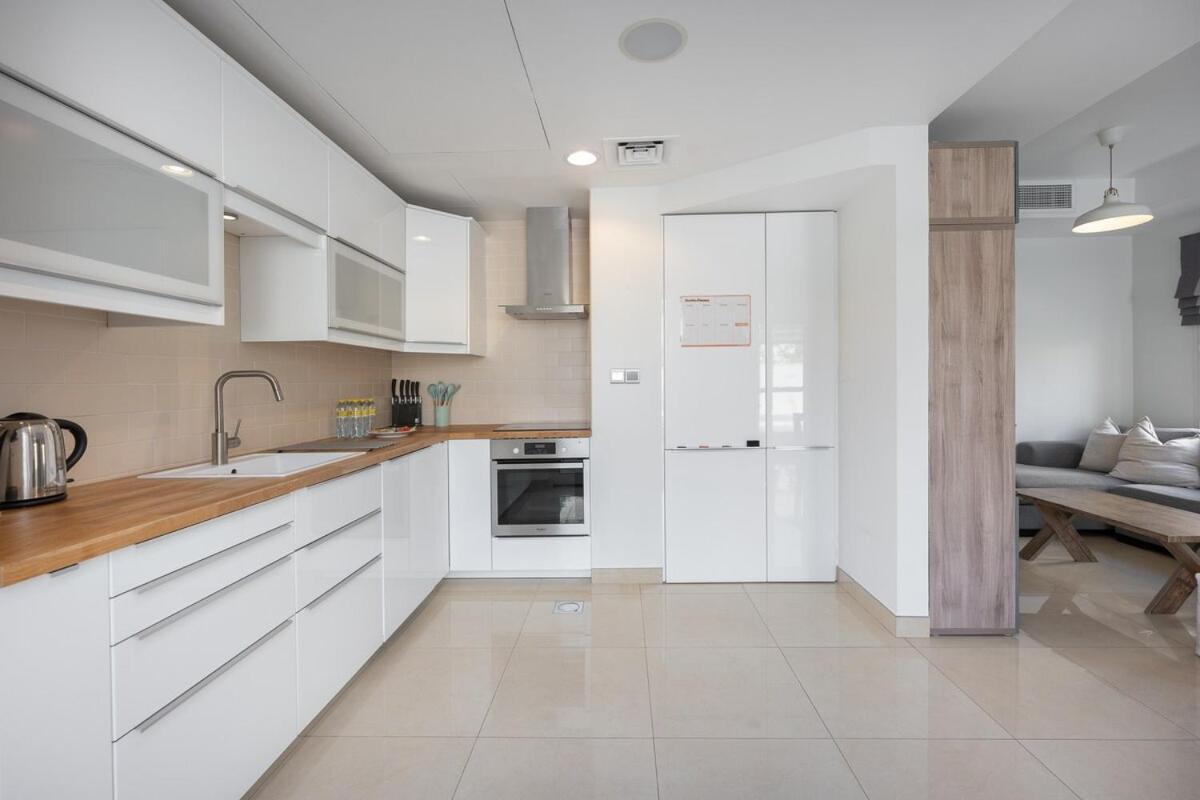 Luxurious 3-bedroom With Private Pool At Springs 10 Villa Dubai