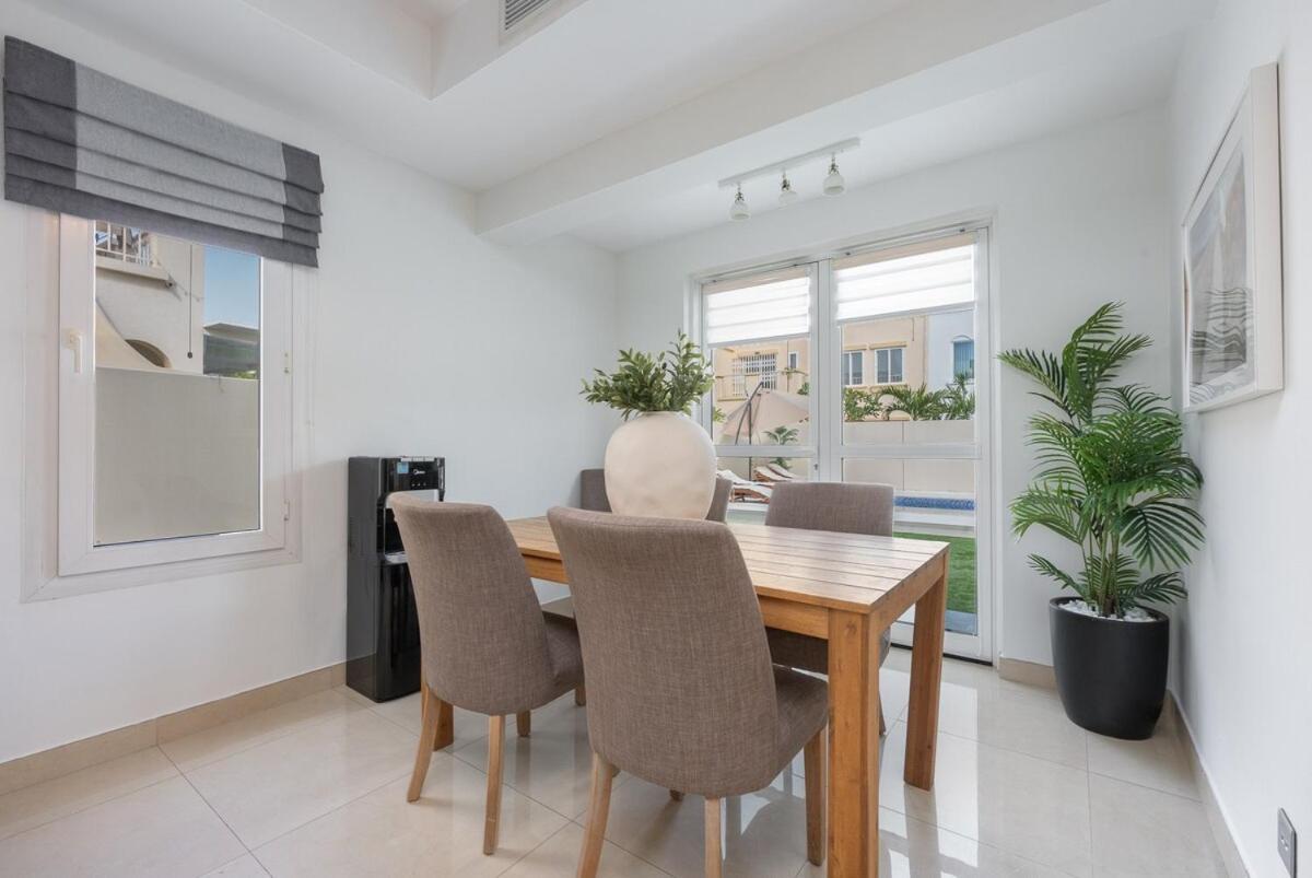 Luxurious 3-bedroom With Private Pool At Springs 10 Dubai