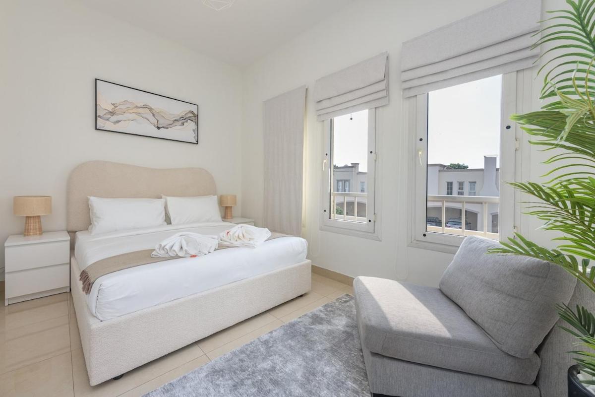Luxurious 3-bedroom With Private Pool At Springs 10 *