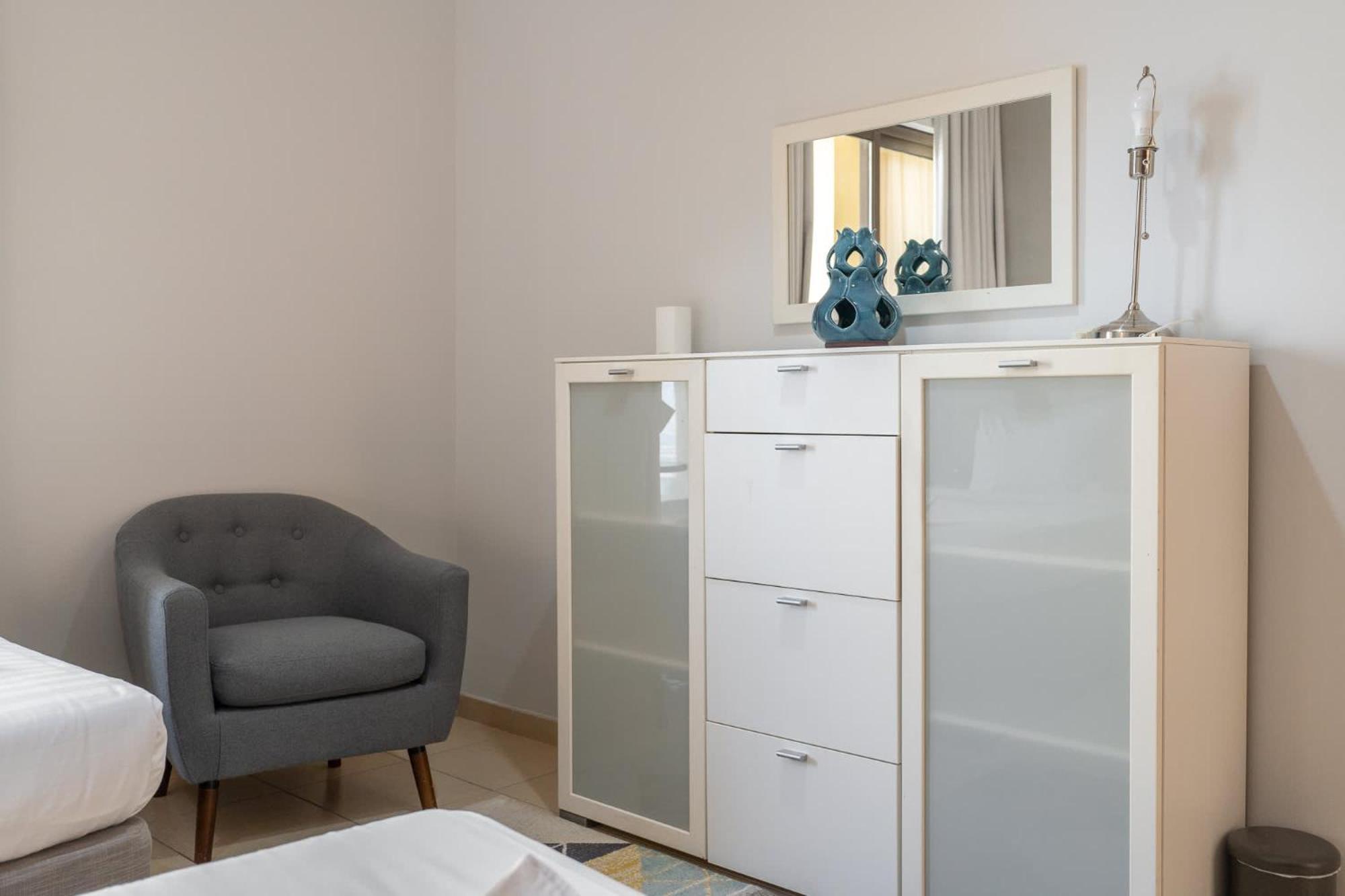 2 Bed In Jbr And Stylish Dubai