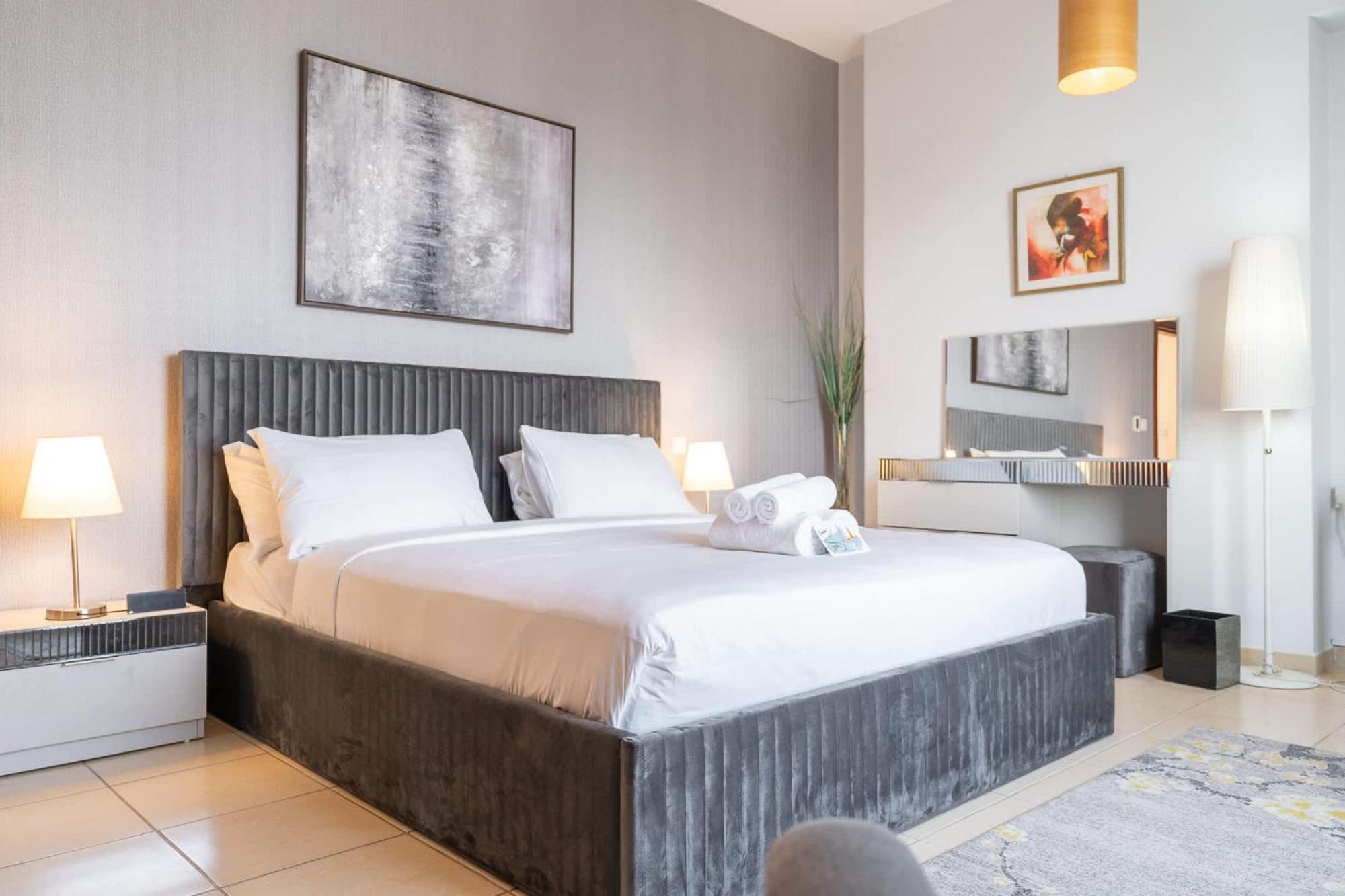 2 Bed In Jbr And Stylish