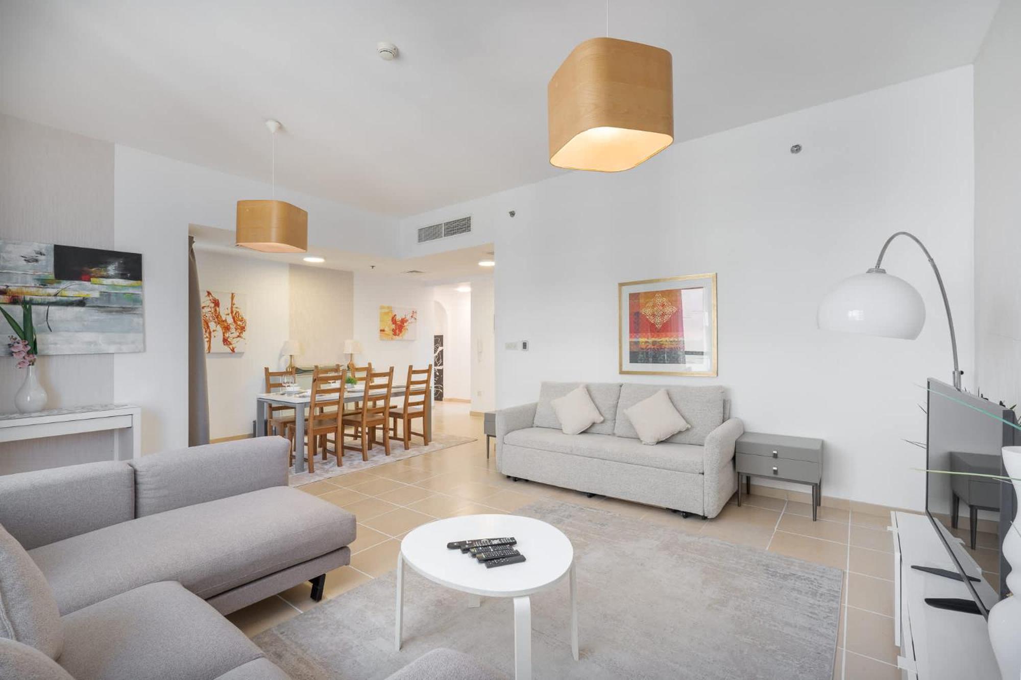 2 Bed In Jbr And Stylish *