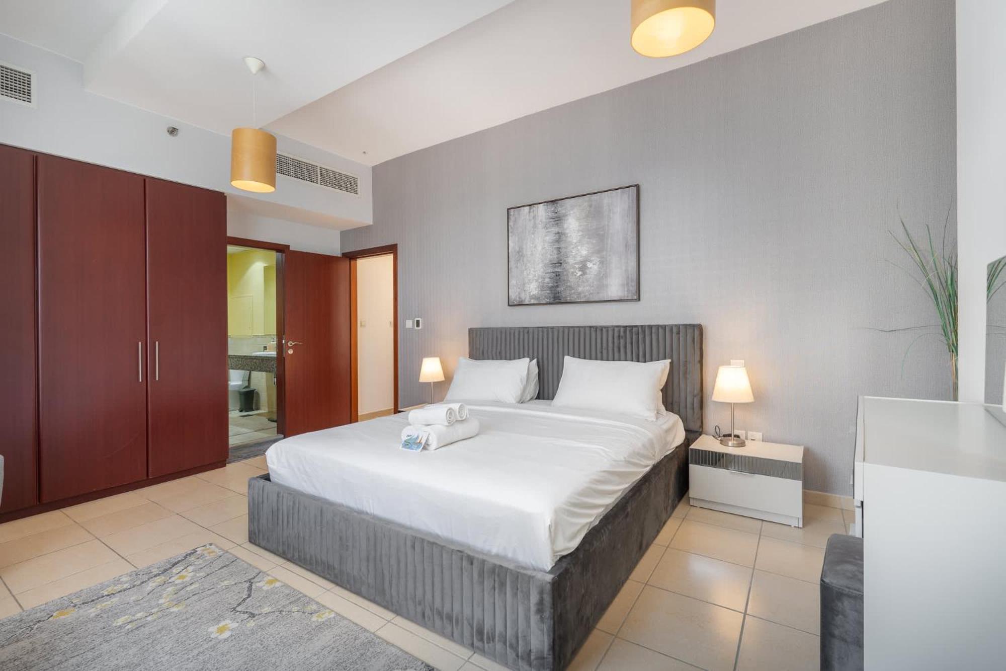 2 Bed In Jbr And Stylish *