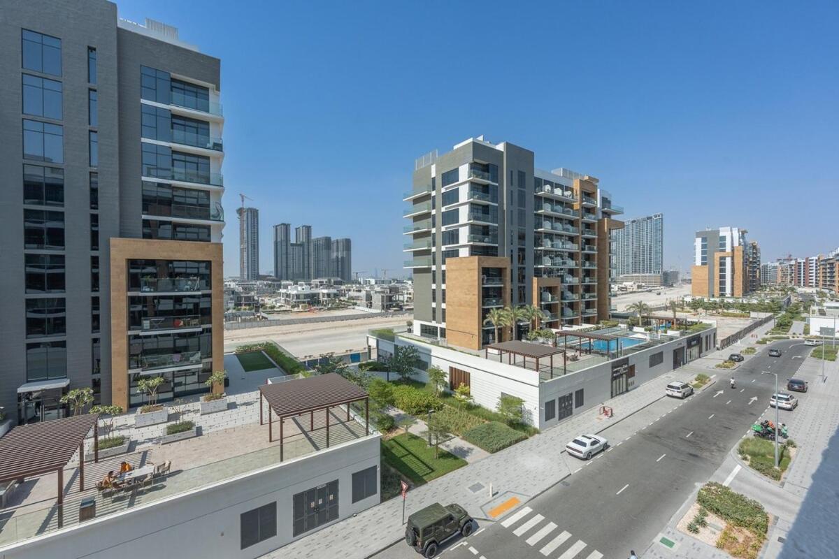 Elegant Near Business Bay Modern Comfort With Balcony Views Daire