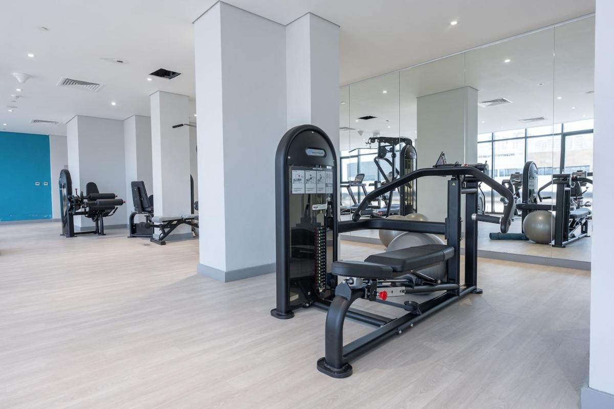 Daire Elegant Near Business Bay Modern Comfort With Balcony Views *