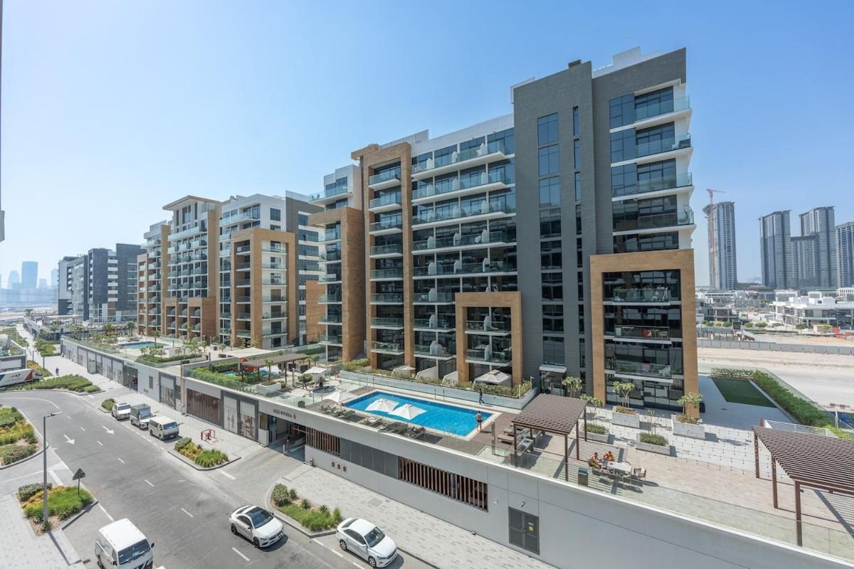 Elegant Near Business Bay Modern Comfort With Balcony Views * Dubai