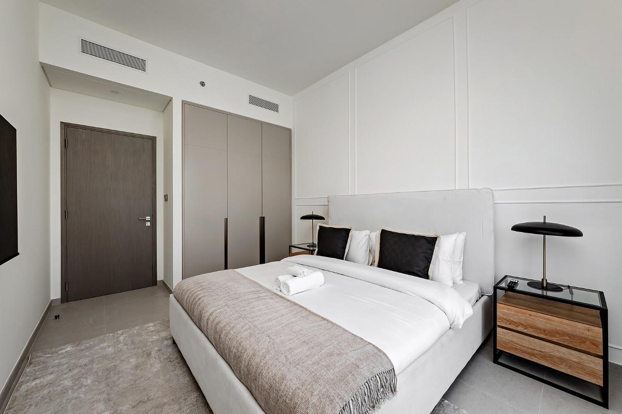 Prime Burj Khalifa&fountain Views 2 Bdr Apartment *
