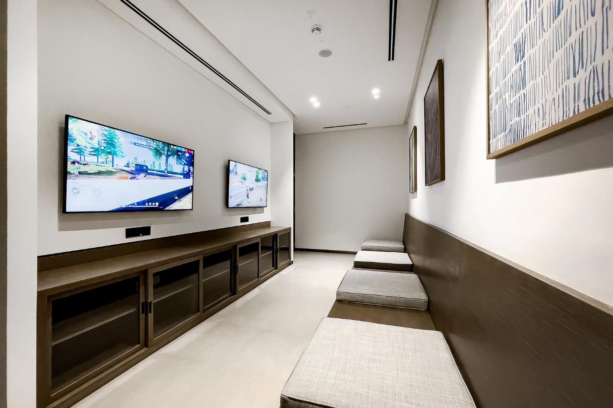 Prime Burj Khalifa&fountain Views 2 Bdr Apartment *