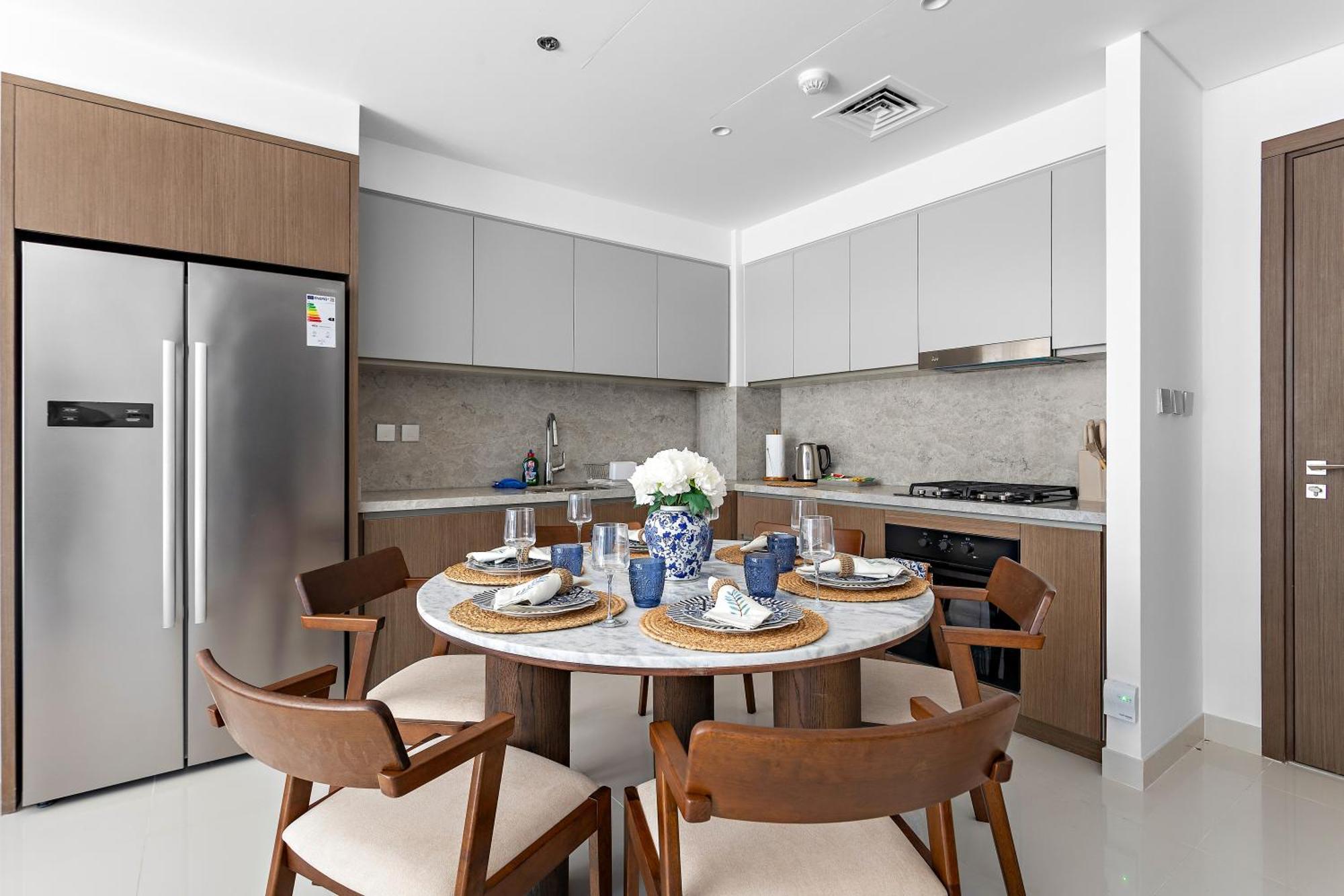 Apartment Luxury Emaar Beachfront Beach Isle 1 Dubai