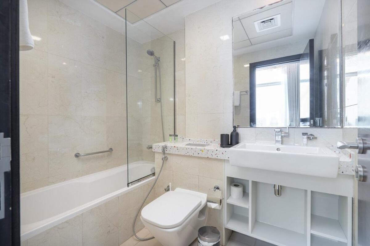 Sophisticated 1-bedroom With Skyscrapers View At Botanica Tower Apartamento Dubai