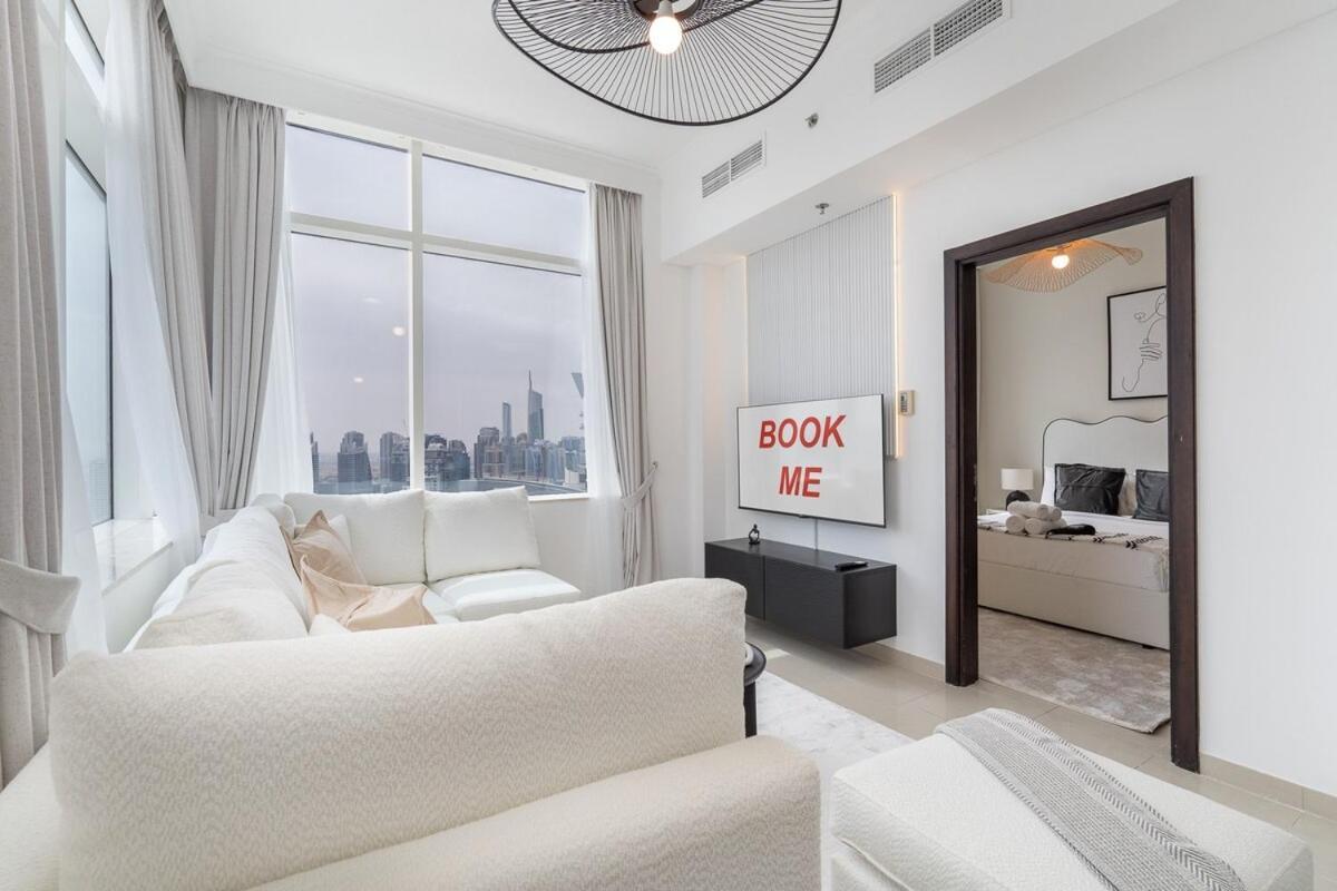 Sophisticated 1-bedroom With Skyscrapers View At Botanica Tower Apartamento Dubai