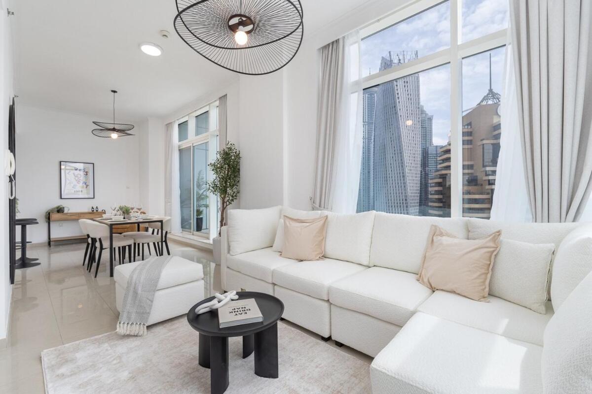 Sophisticated 1-bedroom With Skyscrapers View At Botanica Tower Apartamento
