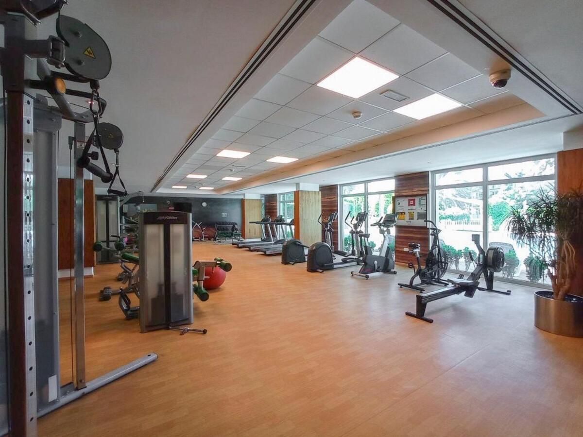 Warm 2-bedrooms With Modern Kitchen Interior In The Greens! Apartment Dubai