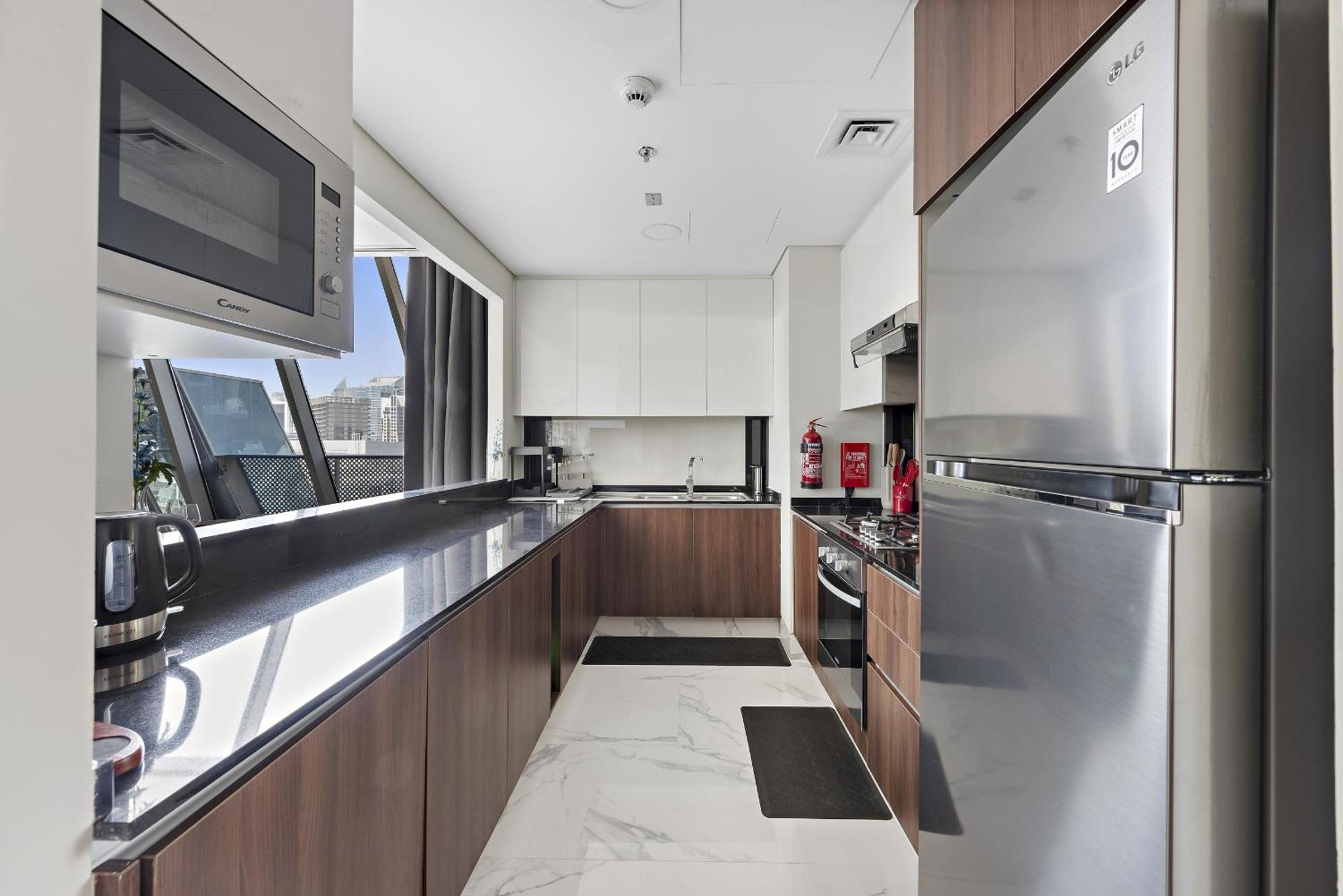 Vayk - Contemporary Building, Spacious 2-bedroom Daire Dubai