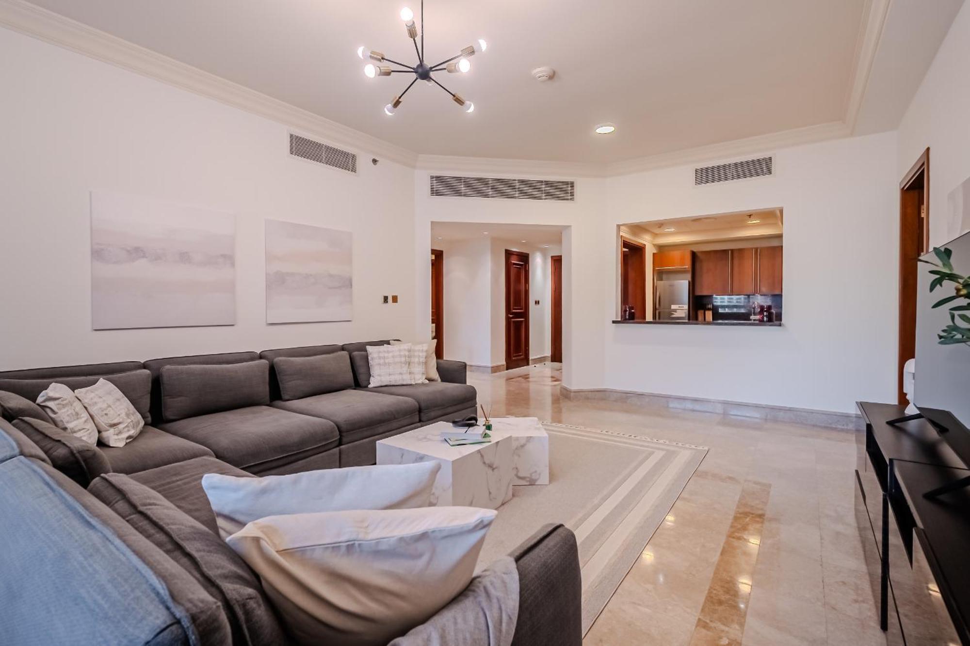 Stylish 2 Bedroom With Maid I Fairmont South I Palm Jumeirah Apartment Dubai