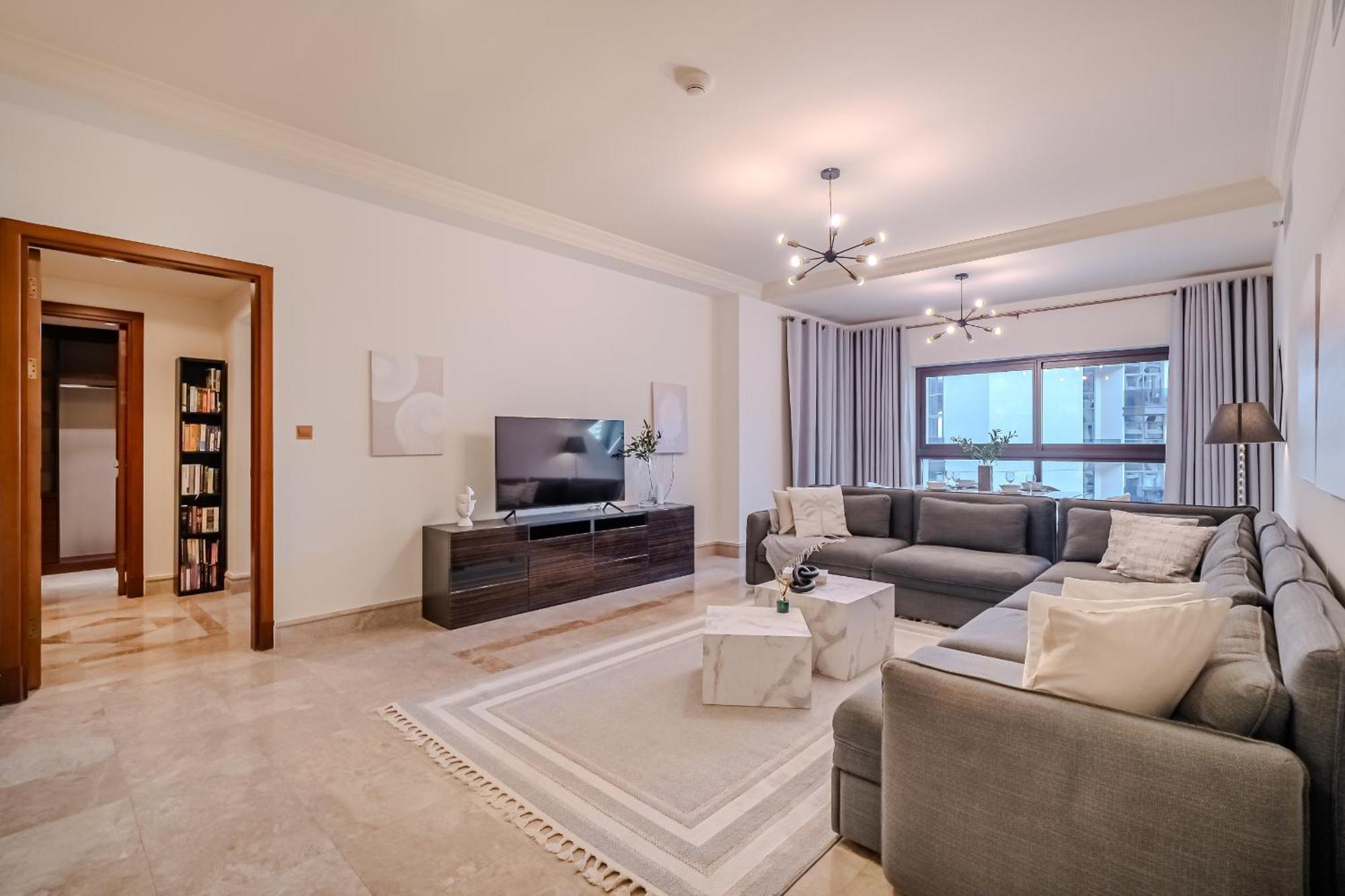 Stylish 2 Bedroom With Maid I Fairmont South I Palm Jumeirah *